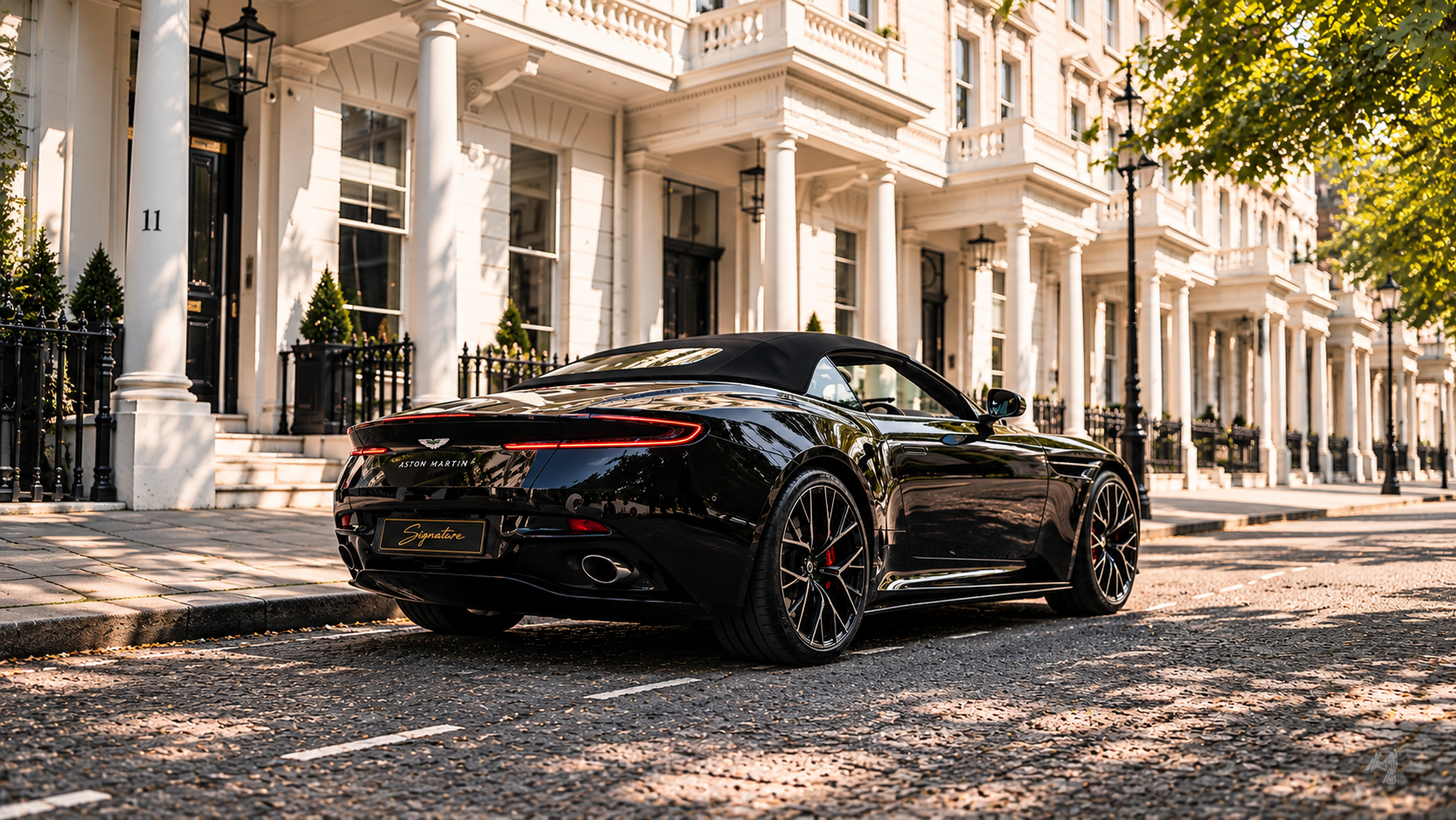 Aston Martin DB12 Volante